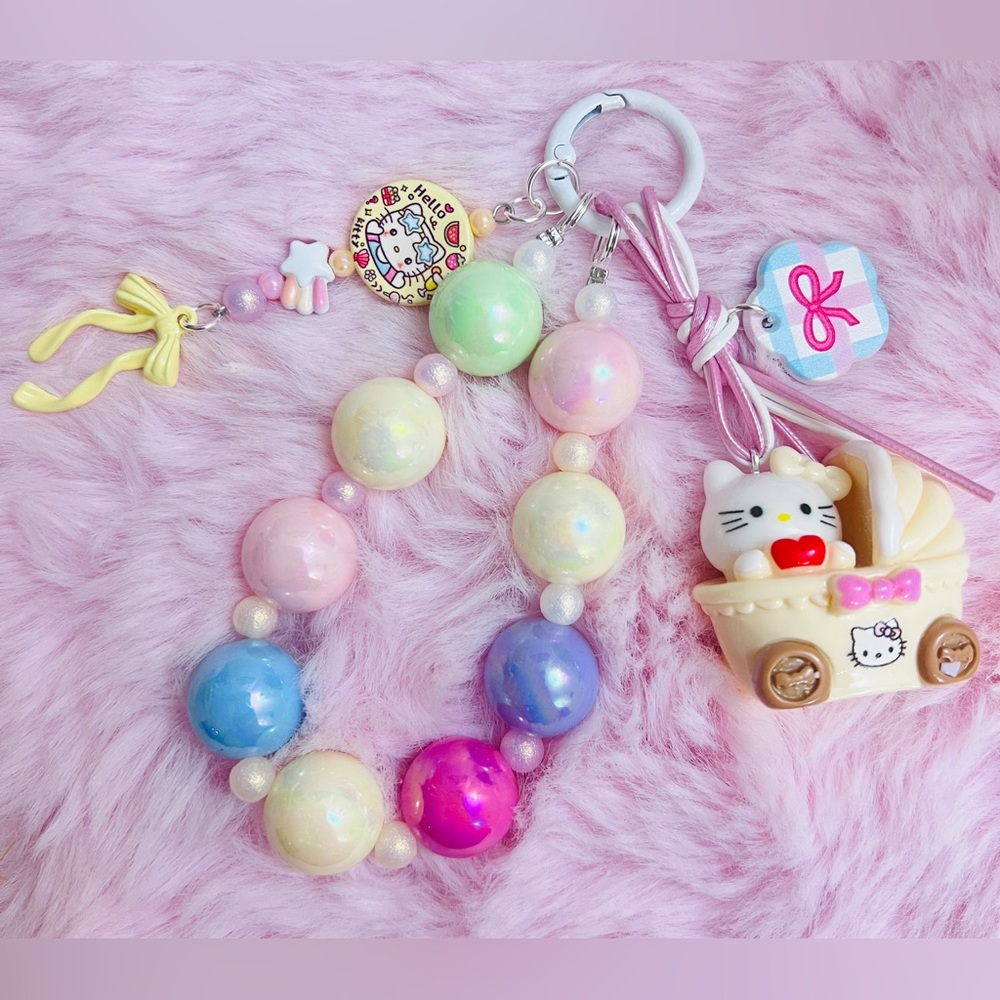 “Hello Kitty” Keychain with Colorful Beads and Gorgeous Pendants